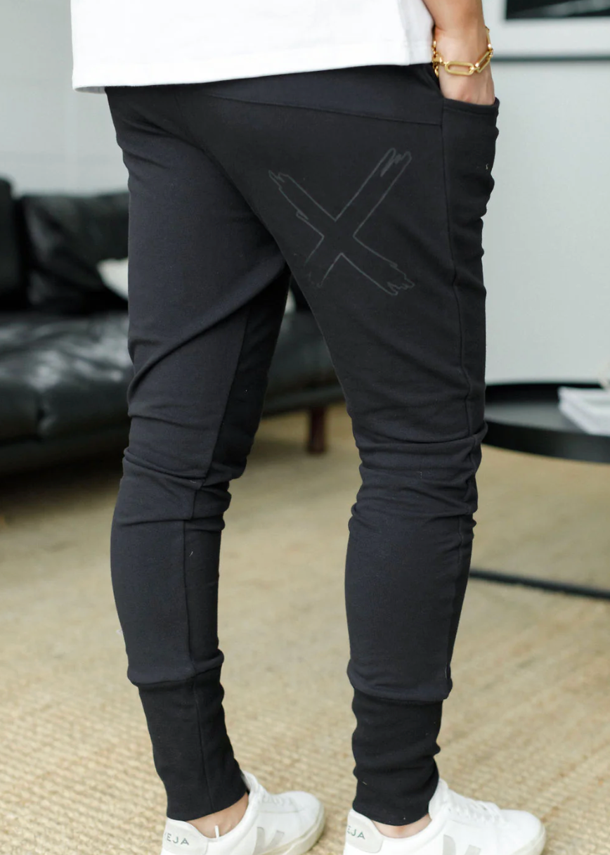 Winter Weight Apartment Pants Black/Black X | Abbey Road Kaikoura