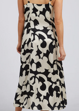 Load image into Gallery viewer, Foxwood Calypso Dress /Black |Abbey Road