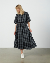 Load image into Gallery viewer, Cece Skirt Black Plaid