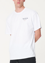 Load image into Gallery viewer, HUFFER Men&#39;s Sup Tee Classe White | Abbey Road Kaikoura
