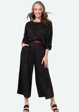 Load image into Gallery viewer, EB &amp; IVE Studio relaxed Top | Abbey Road Kaikoura