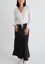 Load image into Gallery viewer, Ivy &amp; Jack Jolie White Shirred Cotton LS Button Down Top White|Abbey Road