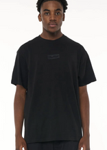 Load image into Gallery viewer, Huufer Sup Tee/Aperture/Black|Abbey Road